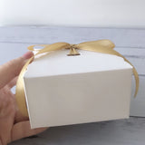 White Paper Scallop Favor Boxes Packing Box