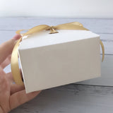 White Paper Scallop Favor Boxes Packing Box