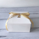 White Paper Scallop Favor Boxes Packing Box