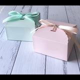 Mint or Pink Colour Scallop Favor Boxes - 9x9x5cm